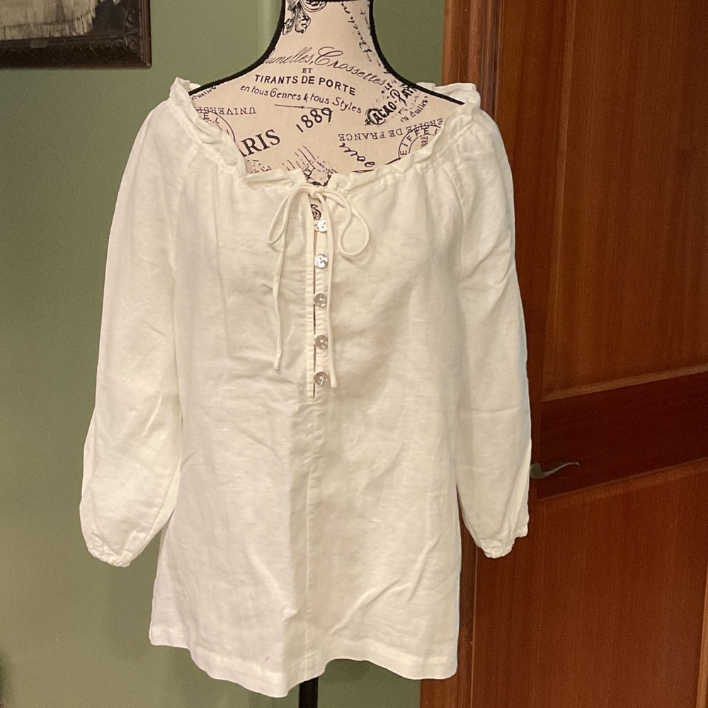 Chic White Blouse with Button Accents, NWT, Size Medium